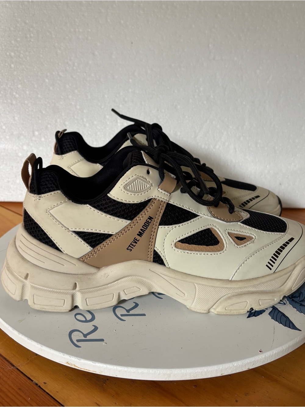 Steve Madden Clydie Chunky Possession Sneakers Size 9 - Picture 11 of 11